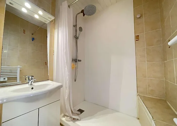 公寓 Climatise Au Lavandou Avec Parking, Terrasse Ensoleillee Pour 4 - Fr-1-308-198